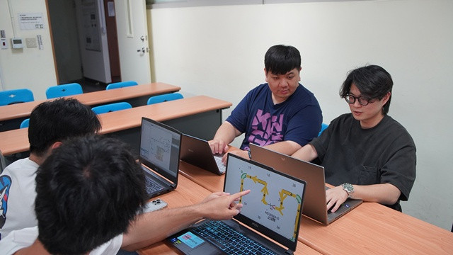 計算流體力學 (CFD) 軟體。林重鎣
