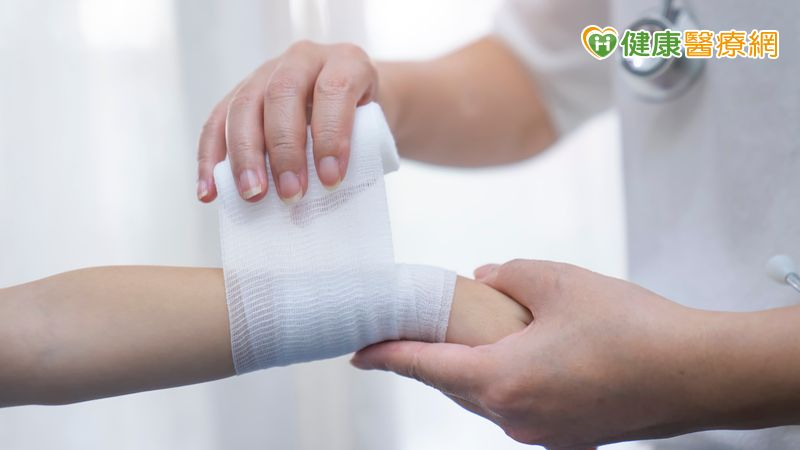 看懂你的傷口 醫師親授敷料挑選指南