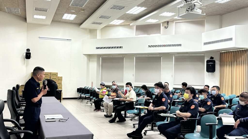 ▲為強化地方政府與民間單位應變能量,彰化警察分局召開「2025城鎮韌性(防空)演習協調會」。(彰化分局提供)