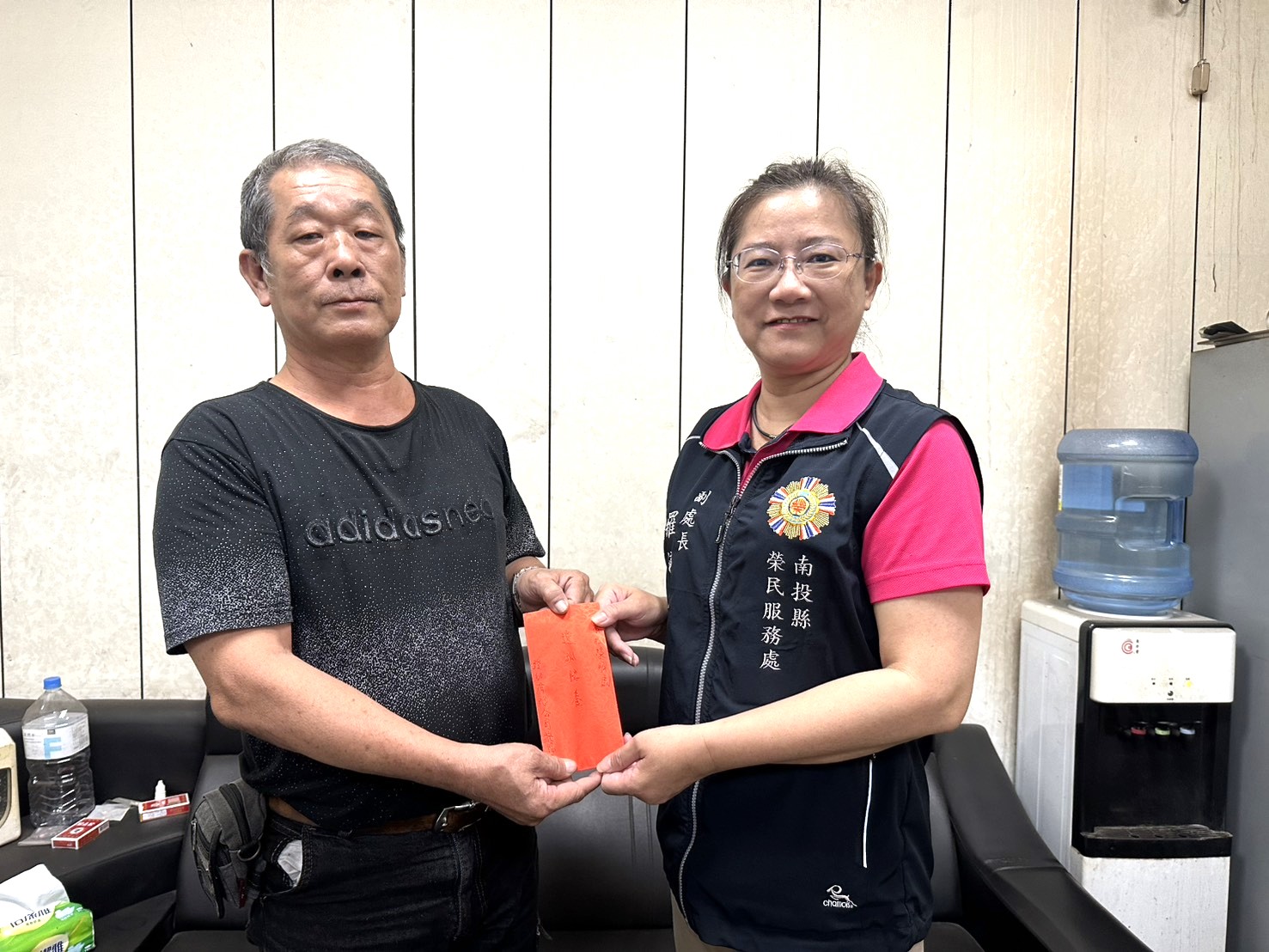 善心人士主動捐贈遺孤認養金關懷遺孤
