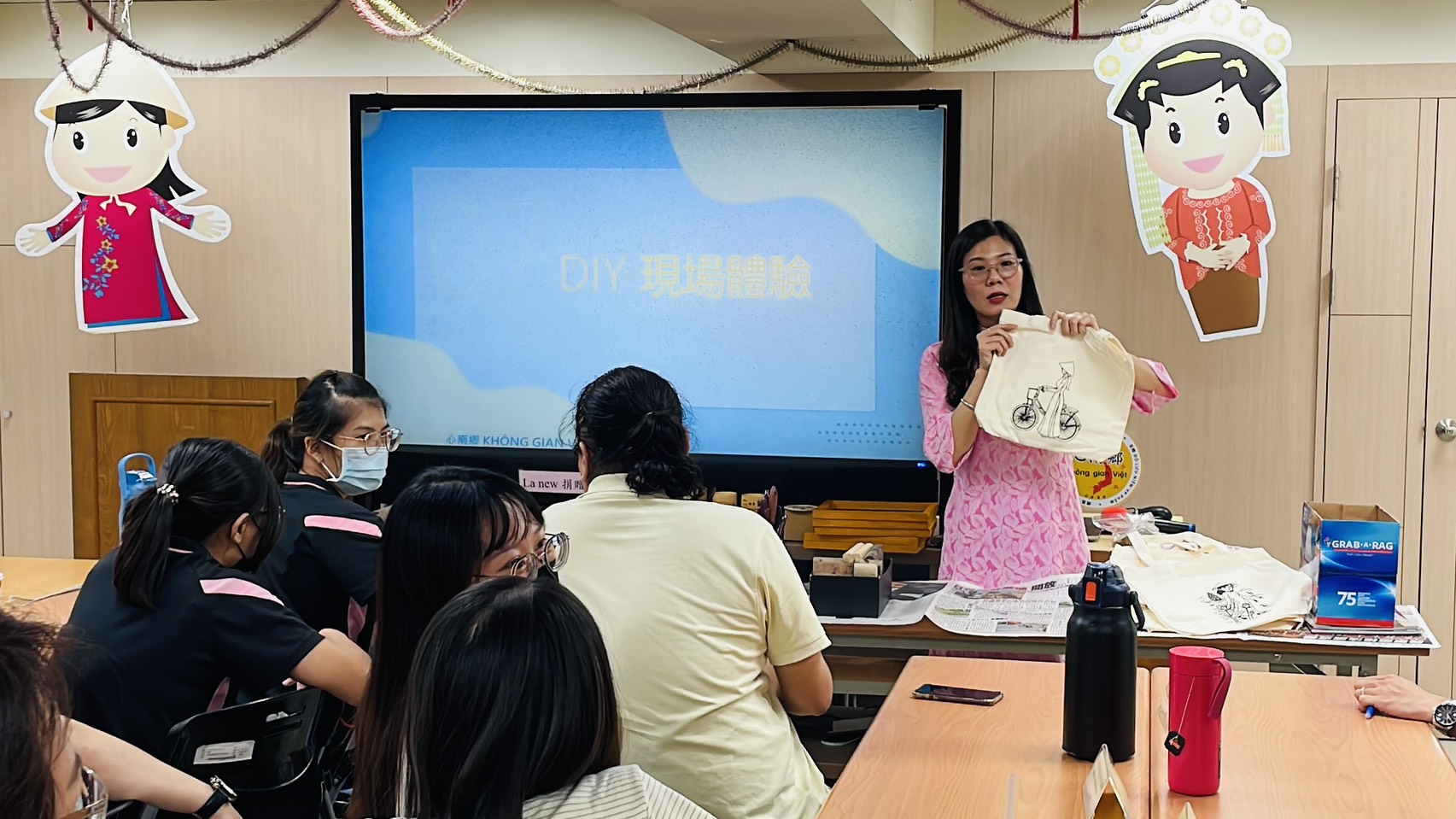 (有影片)/夢想「袋」著走 彰化新住民網絡會議展現創意新力量 - https://www.watchmedia01.com