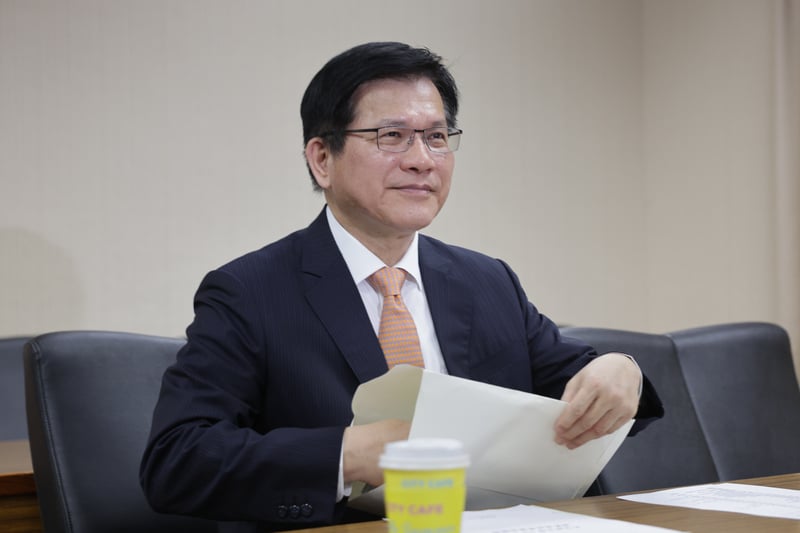 林佳龍（圖）19日在立法院受訪表示，全球的油價、物價可能受到戰事影響，政府都有密切關注，