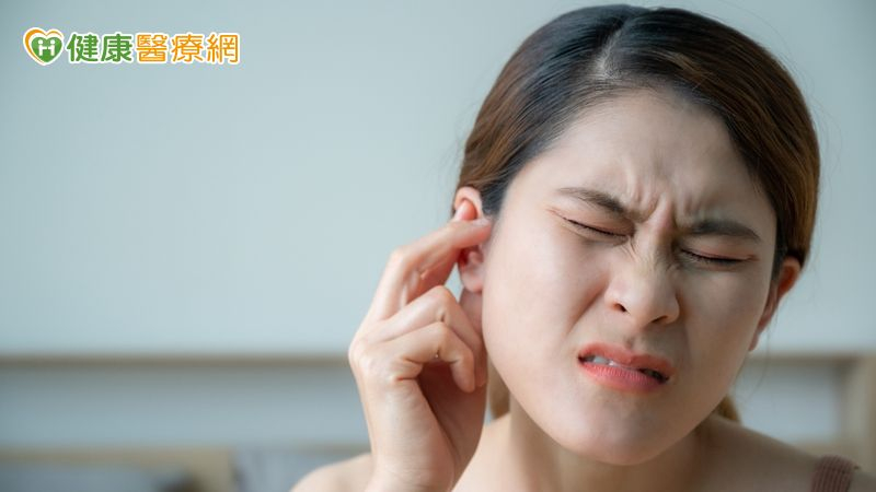 耳悶像塞住好惱人! 醫:小心鼻胃恐有狀況