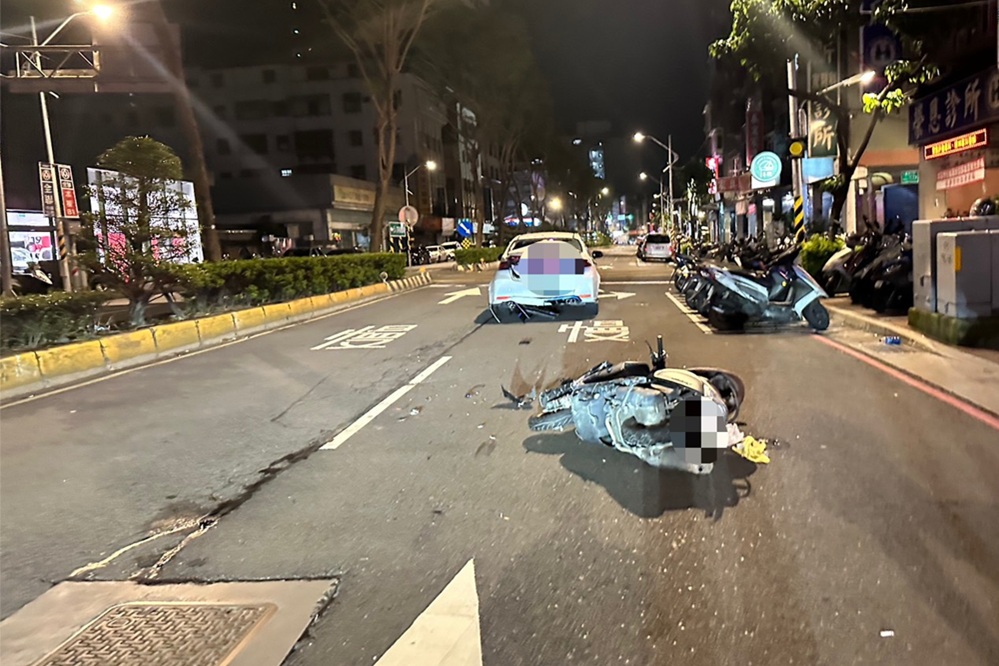 多元計程車涉違停 30歲騎士追撞昏迷送醫 260 cnews204250619a05