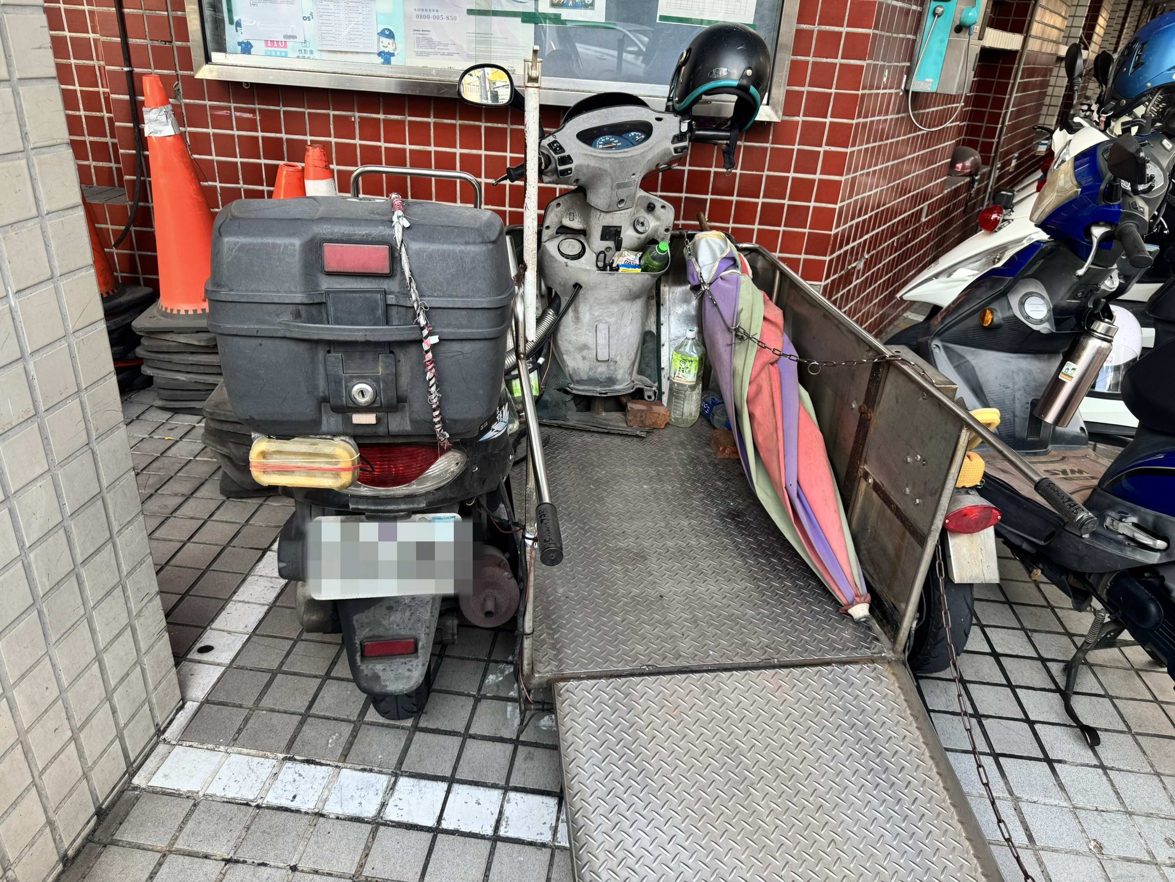 如瑪莉歐賽車上演!殘障車擦撞女騎士未停車 警方循線逮人到案 - https://www.watchmedia01.com