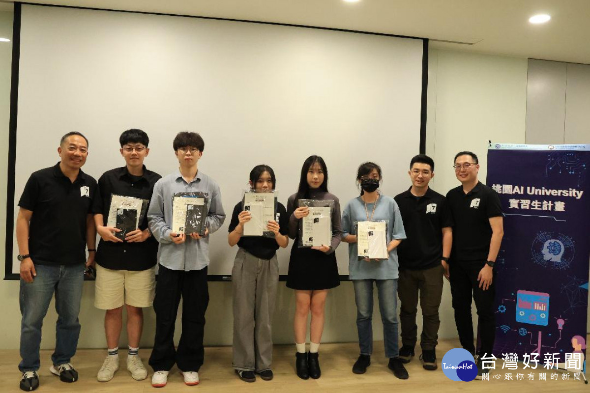 「旅館虛擬接待櫃檯組」奪金獎,結合AI與虛擬人物實現智慧接待,提升服務品質。