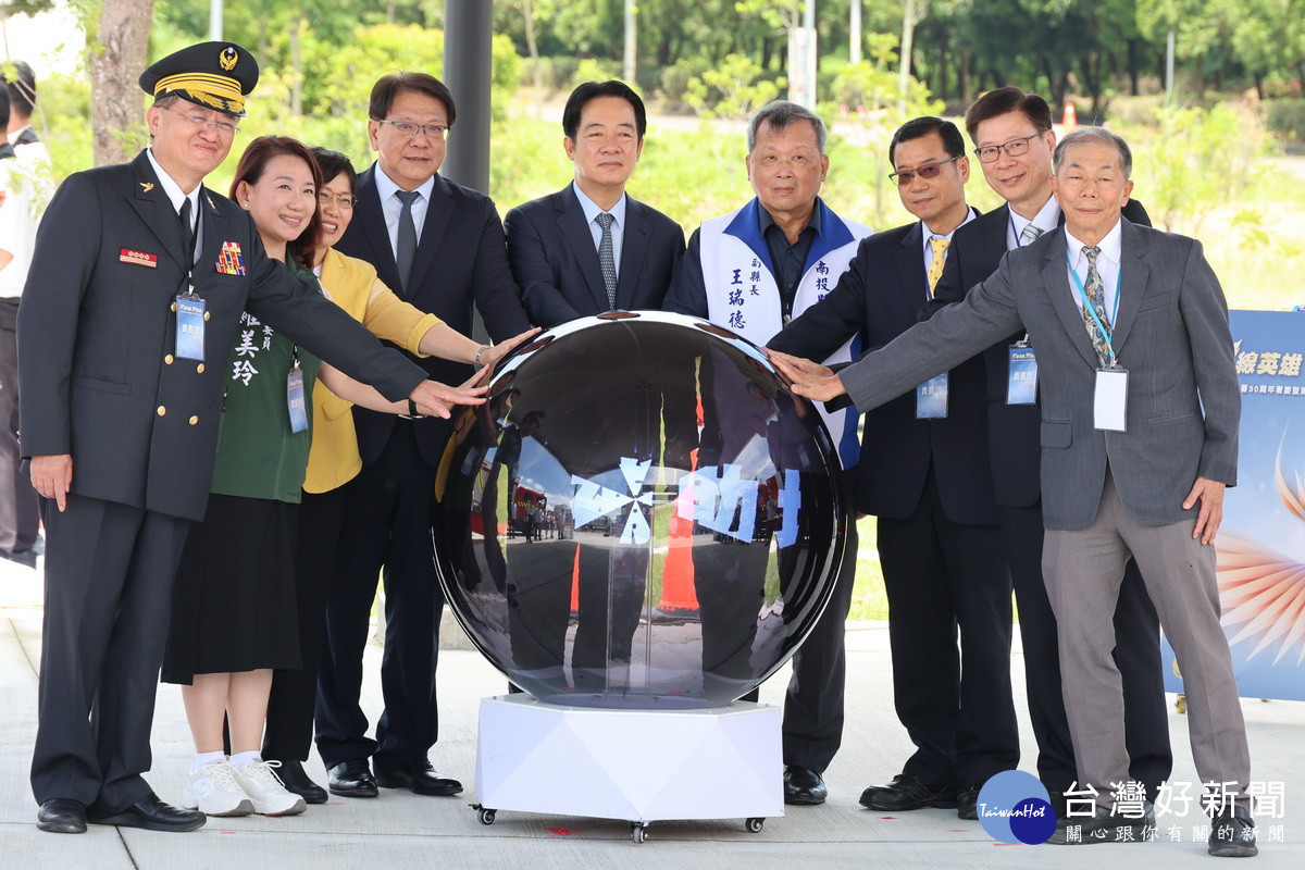 賴總統王副縣長等為消訓中心二期工程啟用。（縣府提供）
