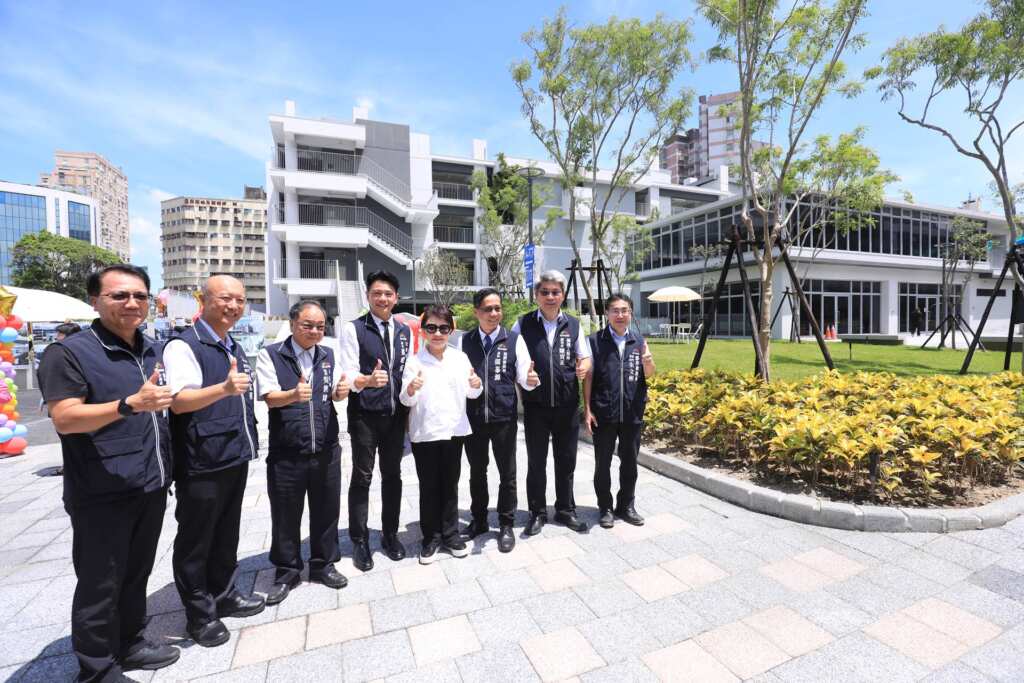 ▲台中第二市場興中停車場啟用,市長盧秀燕特別宣布,即日起至8月31日止停車場暫免收費。(記者林明佑翻攝)