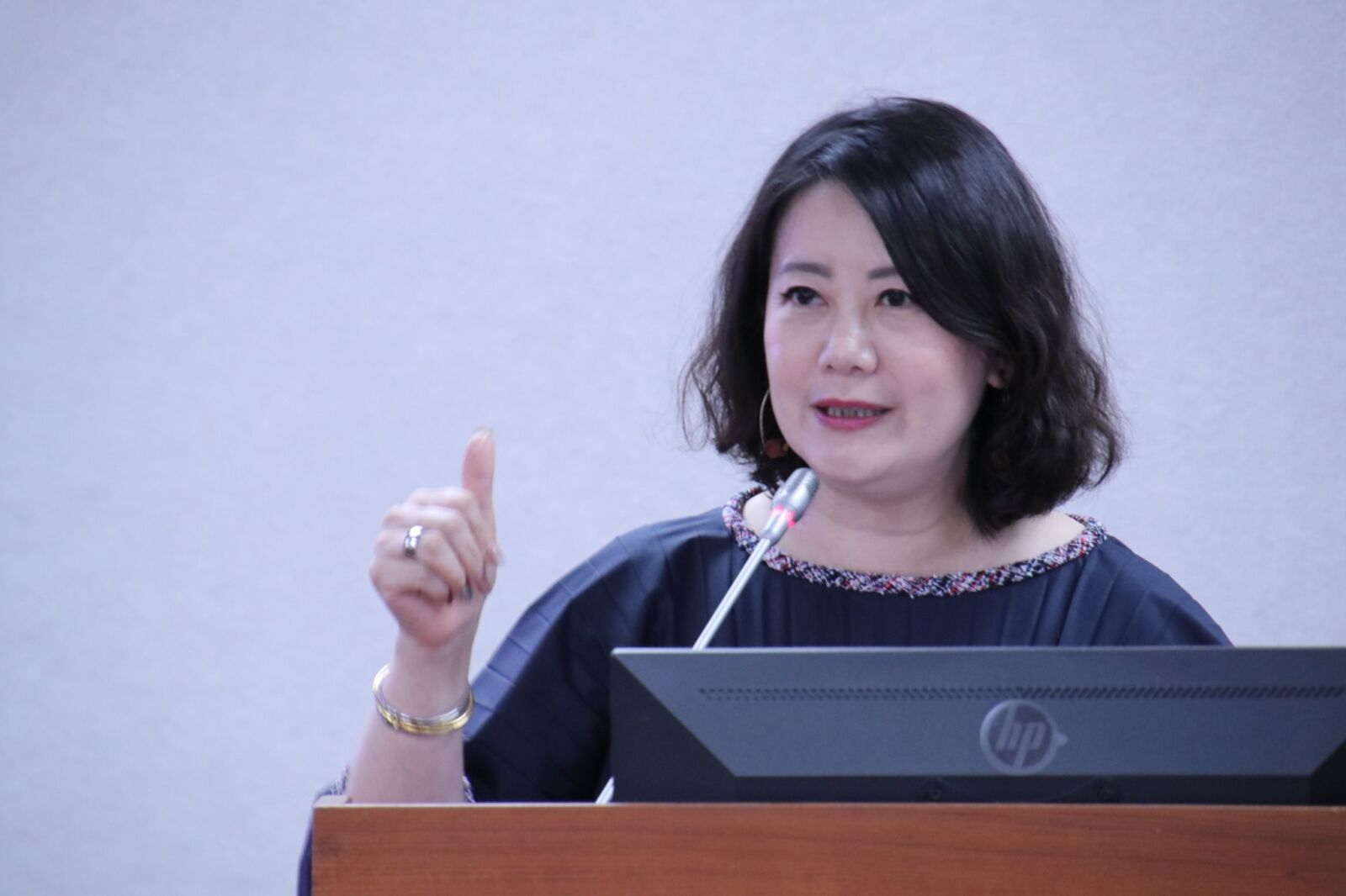 黃國昌示範帶案立法院續延燒 吳思瑤批藍白背書造假、郭國文諷臭嘴 248 黃國昌示範帶案立法院續延燒 吳思瑤批藍白背書造假、郭國文諷臭嘴 247