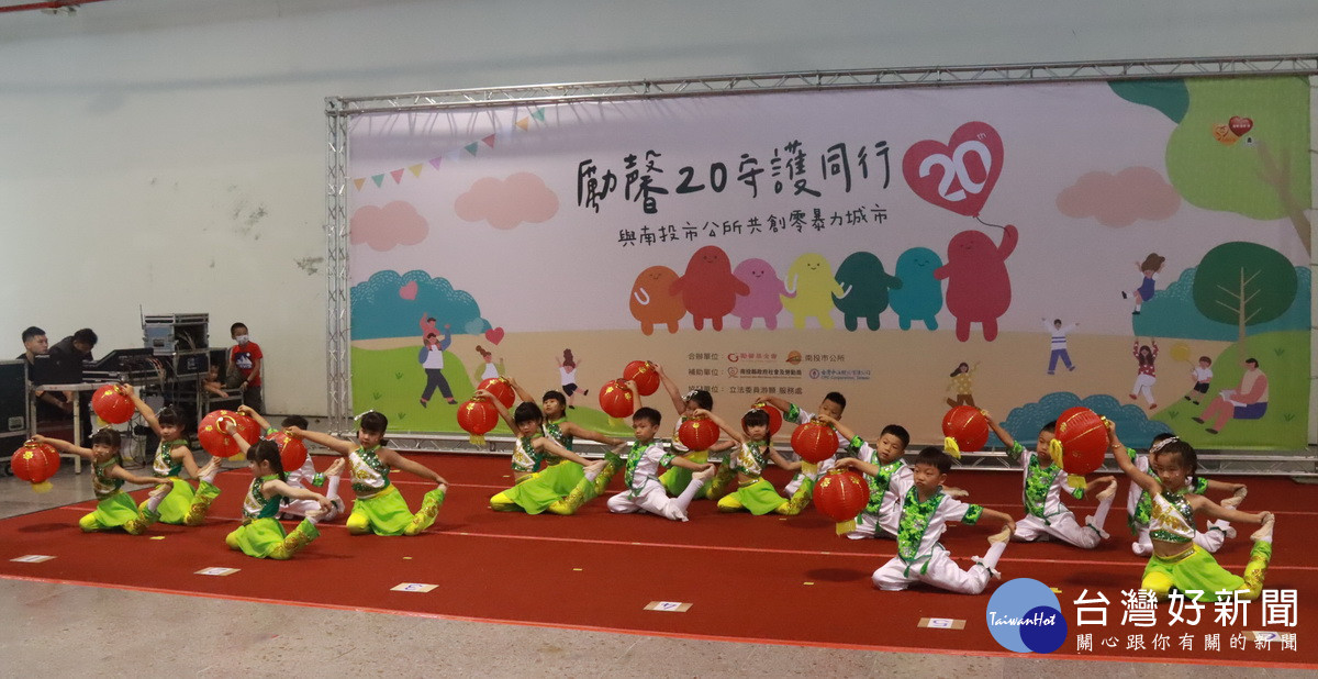 兒童舞蹈比賽育德幼兒園獲第一名。(記者扶小萍攝)