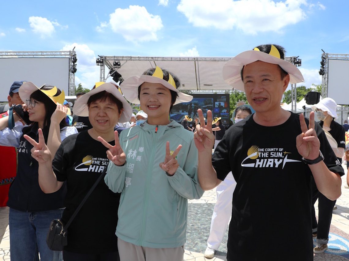 體驗北回歸線「立竿不見影」天文奇景 科學玩翻夏至日 百人齊聚嘉義太空館