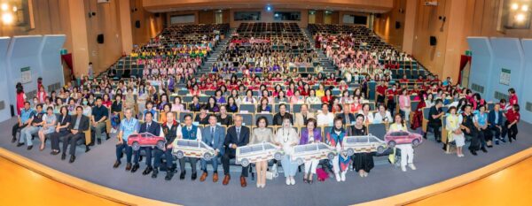 世華619國際行善日捐贈儀式大合照