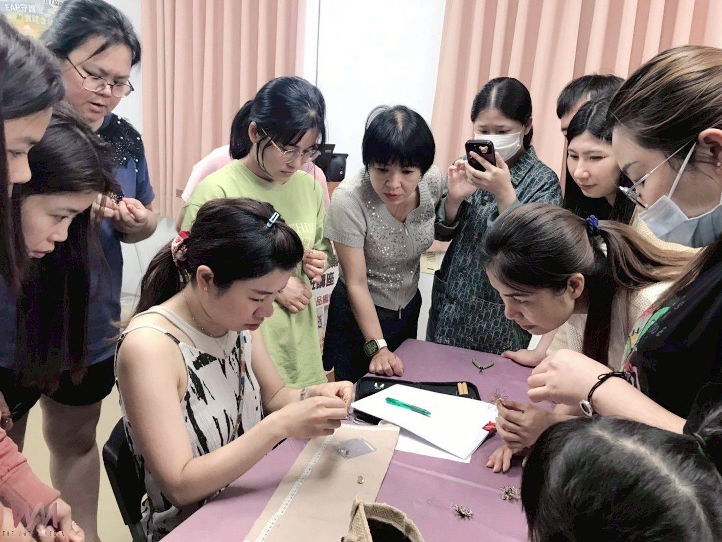 助新住民圓藝術夢 中市后里戶所金工專班巧手打造專屬向日葵飾品 - https://www.watchmedia01.com