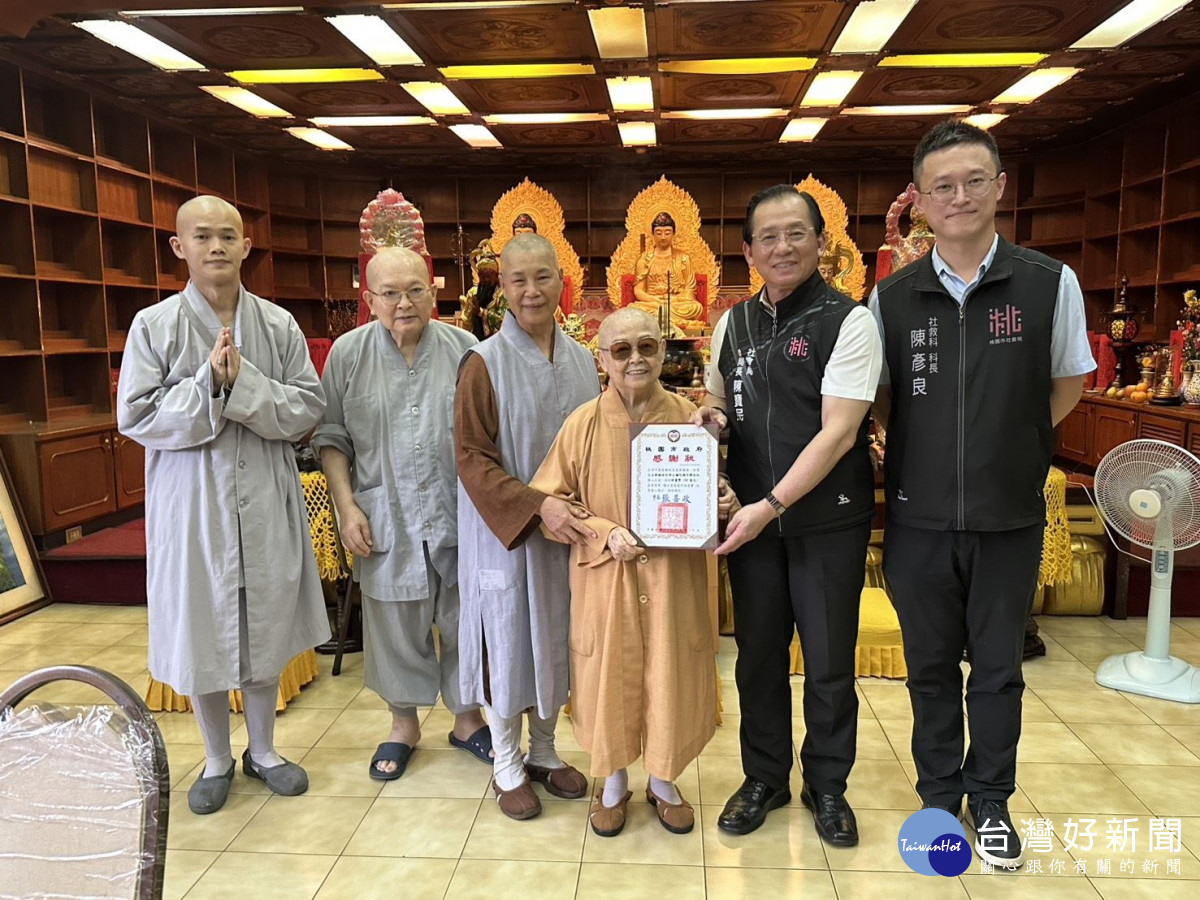 感謝釋自弘師父拋磚引玉、協力照顧弱勢家戶。