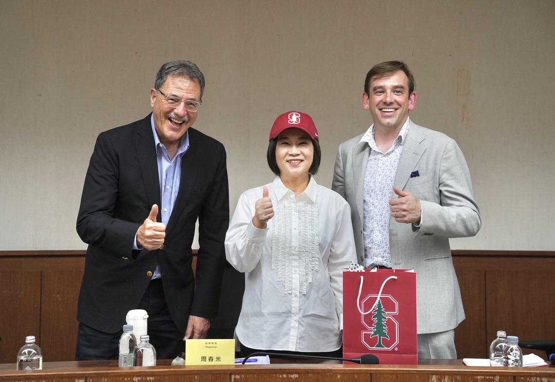美國史丹福大學訪問團拜會屏東縣長周春米 雙方聚焦能源、民主與太空發展