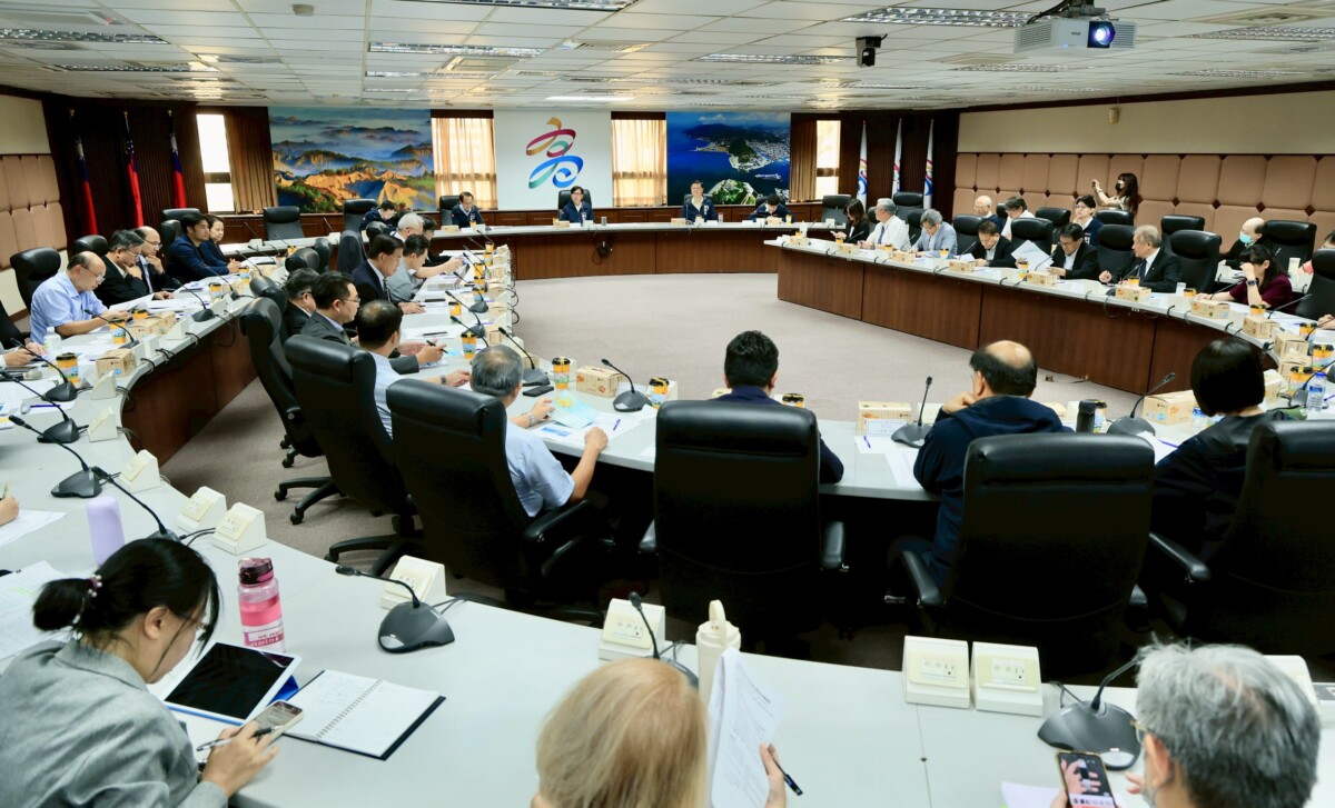 ▲高雄市長陳其邁與18所大學校長會議,聚焦AI與高齡健康,高雄啟動跨界大聯盟。