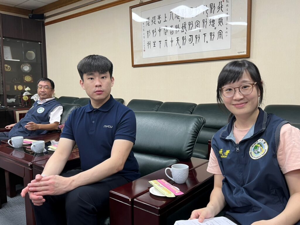 移民署竹市站獻祝福 陽明交大博士生許汯洧榮獲總統教育獎 2 114062411