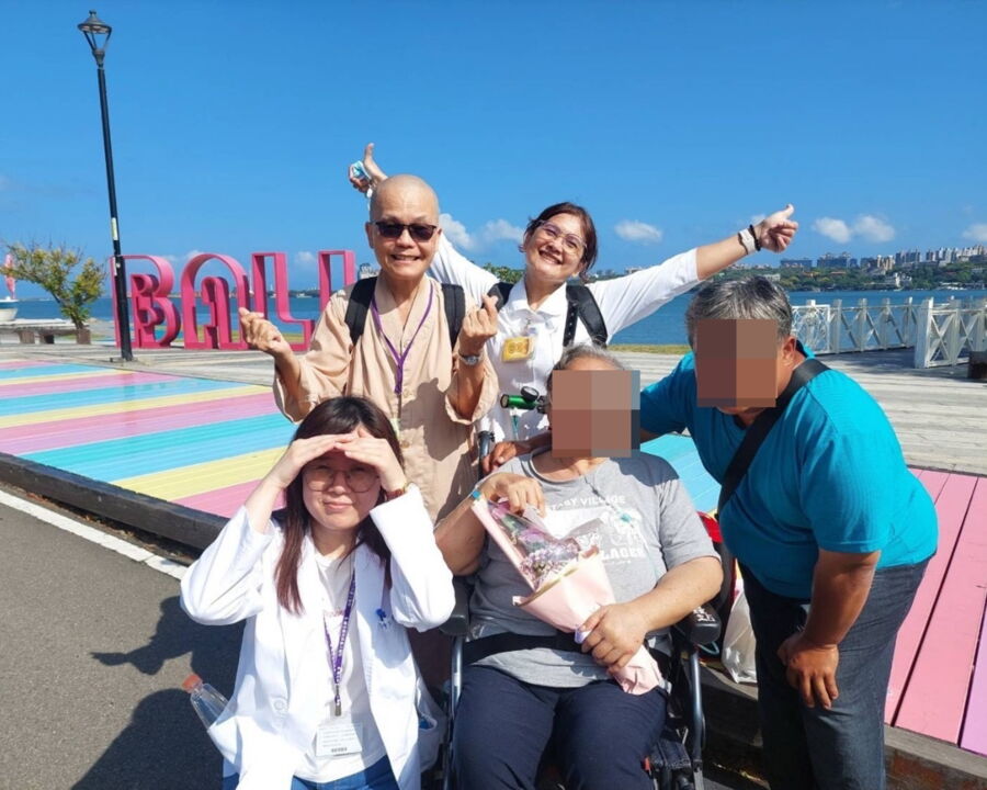 圖/衛生福利部臺北醫院安寧團隊為阿雪姨圓夢。(衛生福利部臺北醫院提供)