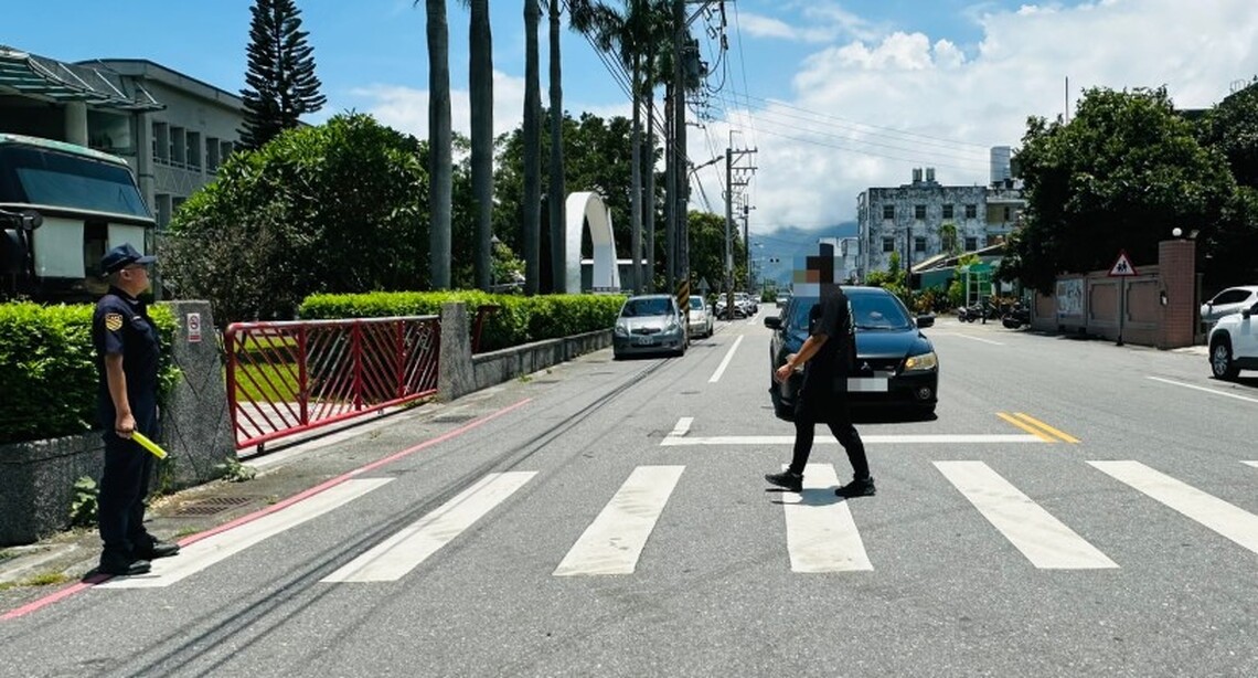 不停讓行人加重裁罰6/30上路! 新城警加強宣導