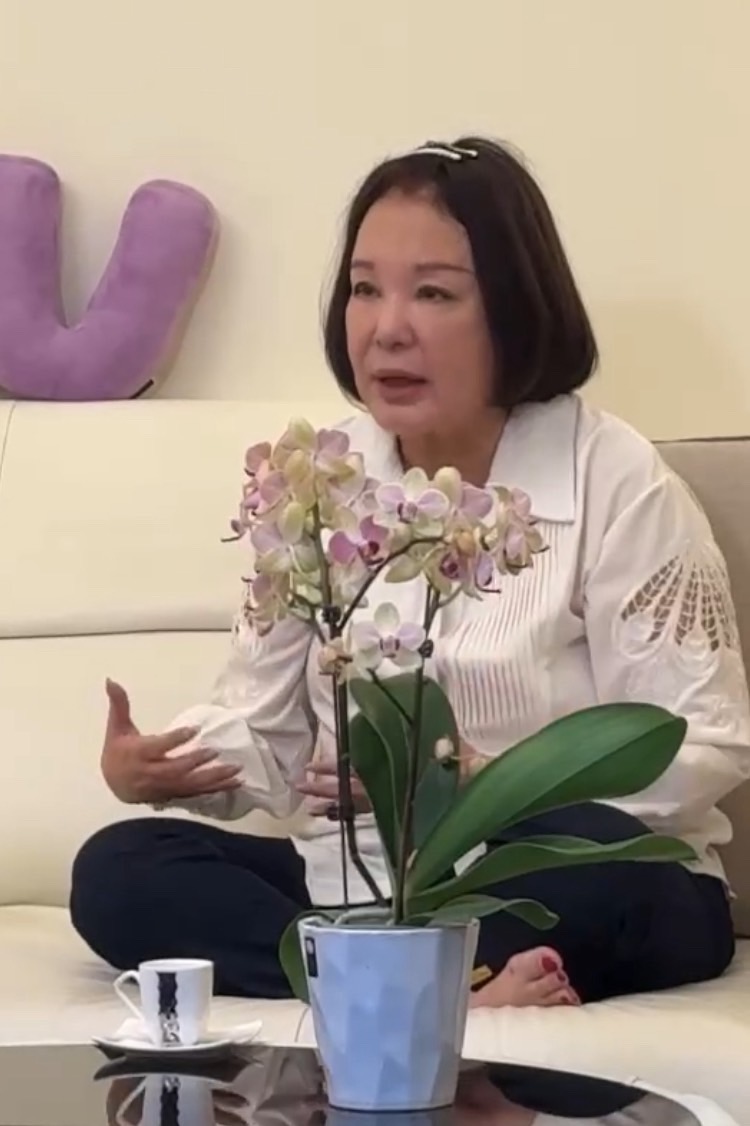 郭美珠自報身分「我叫郭美珠!」,一連串火力全開的怒吼,讓失控男病患當場語塞。(記者包克明 翻攝)