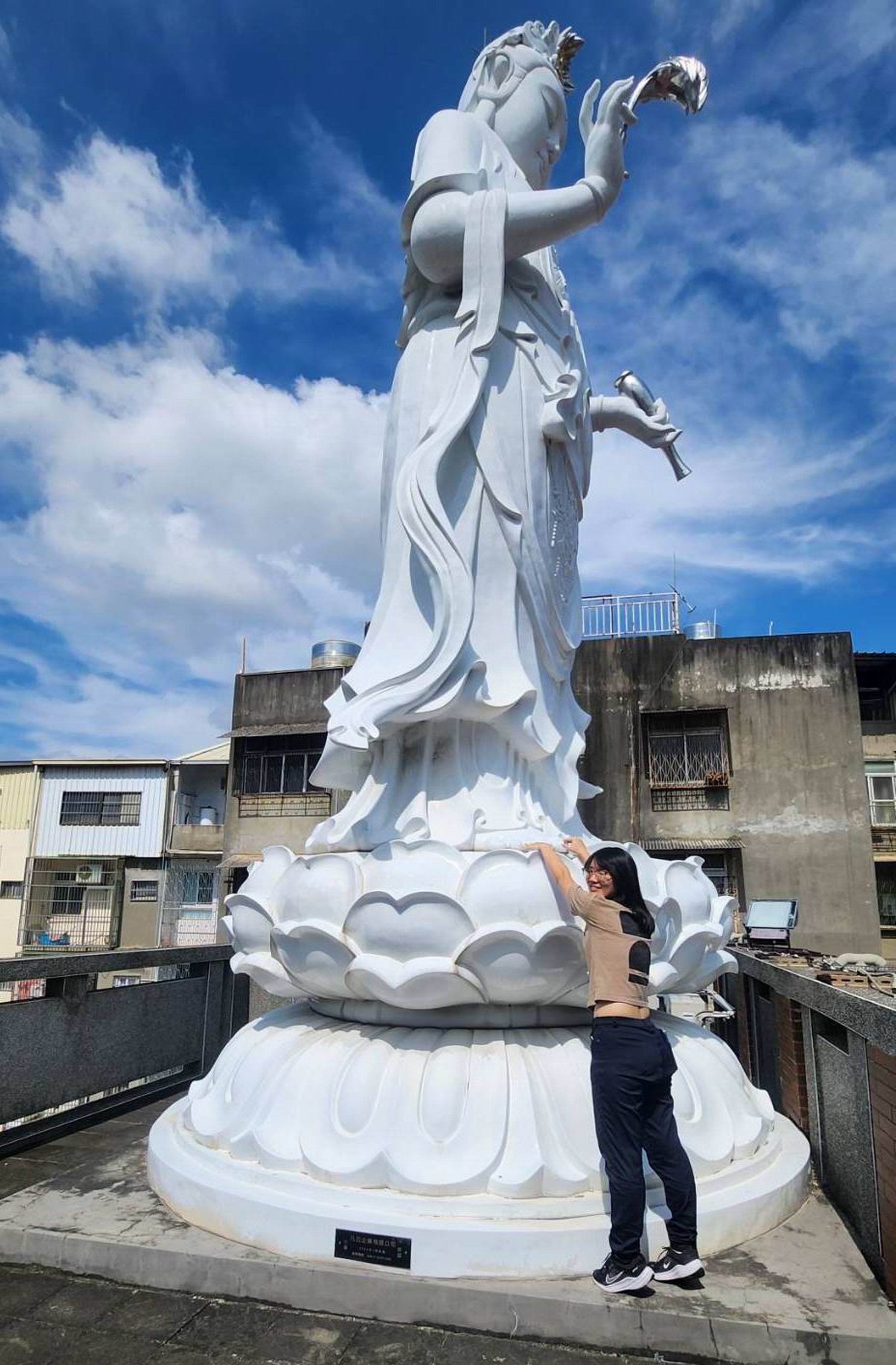 考前抱佛腳有機會!彰化開化寺「臨試抱佛腳」 身心靈寄託 - https://www.watchmedia01.com