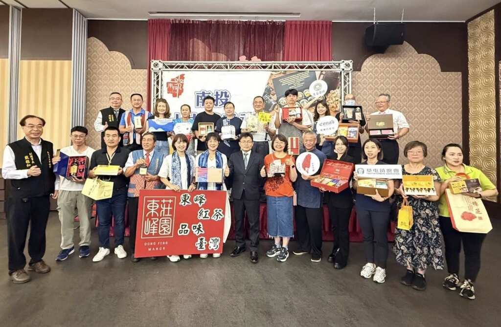 ▲2025南投十大伴手禮第二階段入選揭曉,十大人氣商品出爐助攻行銷全國。(記者蘇彩娥攝)