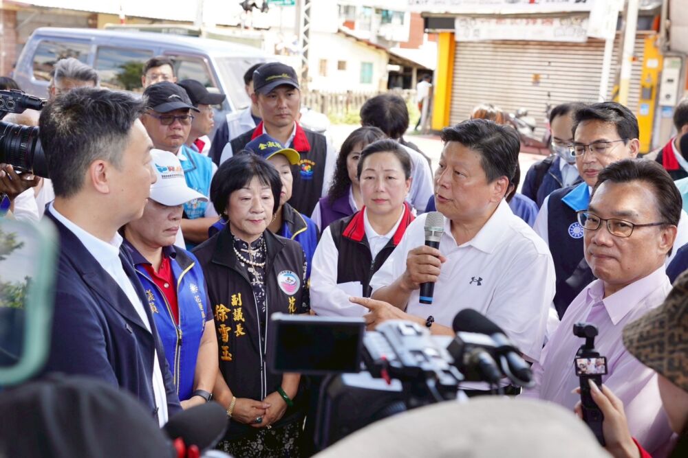 陳世凱考察花蓮7危險平交道　傅崐萁、徐榛蔚率近百鄉親表達抗議 227