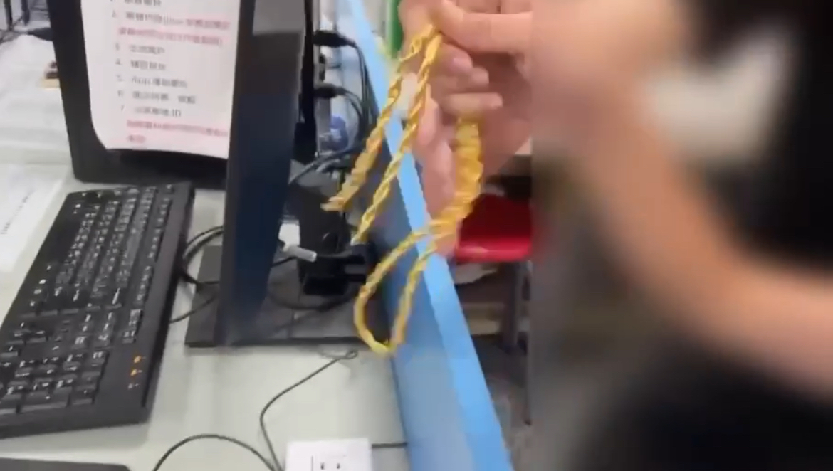 被害人的金項鏈。（記者徐煜勝翻攝）
