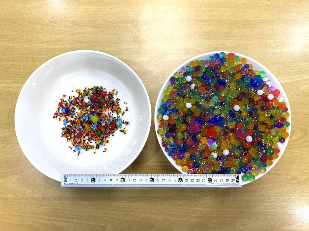 抽查市售水晶寶寶商品標示 不合格率9成5 2 《圖說》水晶寶寶吸水膨脹前後對比。〈法制局提供〉