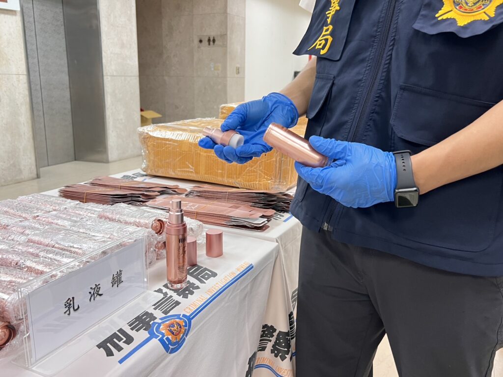 膠原蛋白乳液國際包裏藏14公斤海洛因 刑事局與關務署聯手偵破泰國移工運毒集團案 3 1750920523271
