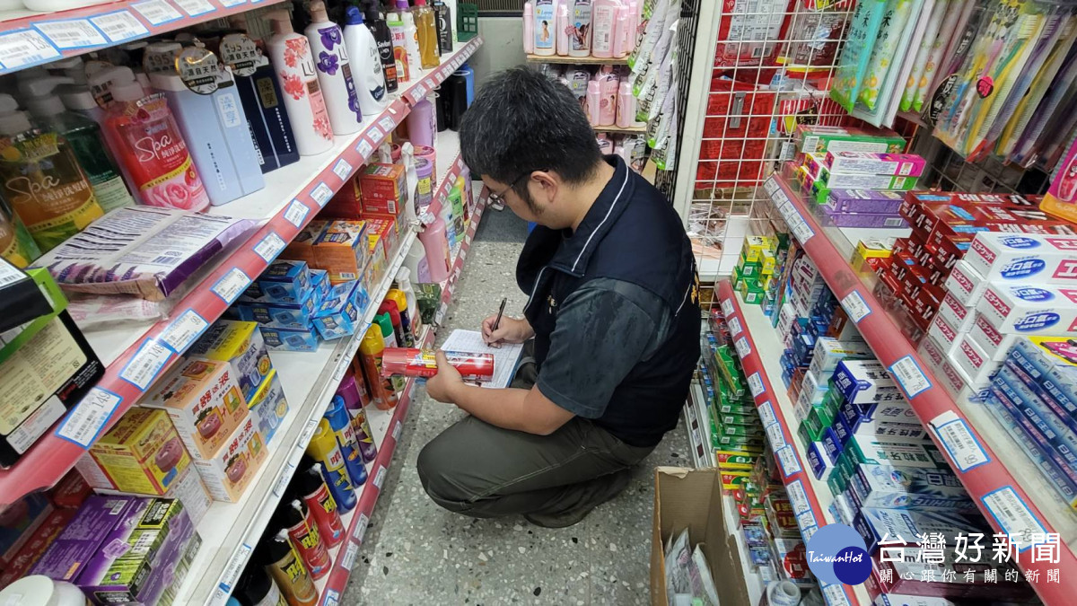 桃園市環保局為加強市民生活環境安全,舉辦兩場「環境用藥法規與資訊系統操作說明會」。