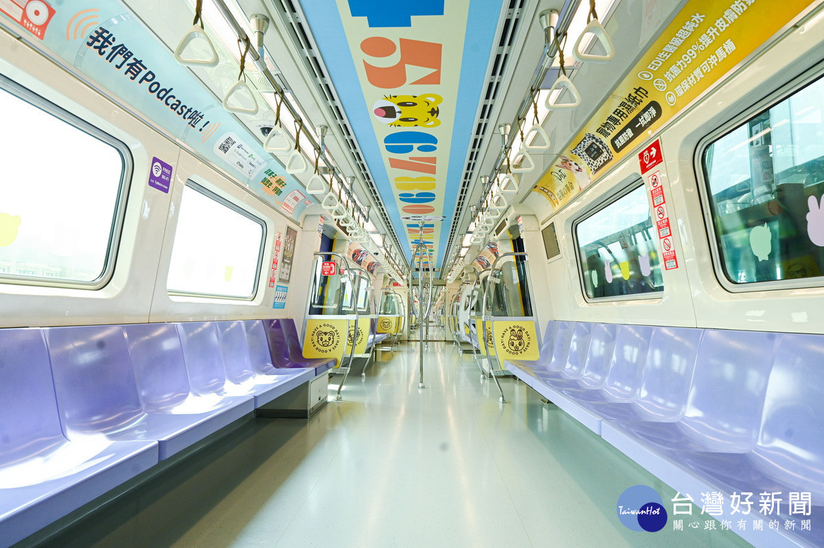 「巧虎彩繪列車」內部。<br /><br /> 