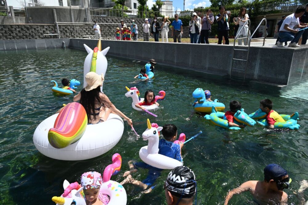 陳銘風揭台東「普魯」回憶 饒慶鈴見證又一戲水點 244 陳銘風揭台東「普魯」回憶 饒慶鈴見證又一戲水點 243