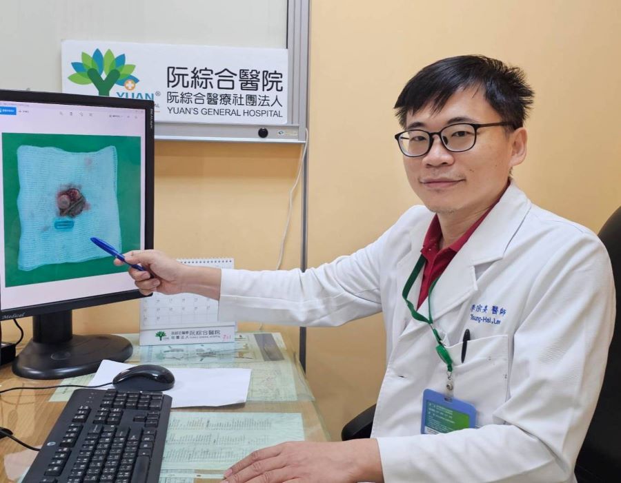 ▲李宗熹醫師說明，高溫炎熱汗垢、細菌、病毒滋生迅速，未落實清潔衛生、使用保險套等感染發炎狀況多，除了應當及時就醫治療，同時避免多重性伴侶並重視安全性行為正確使用保險套。