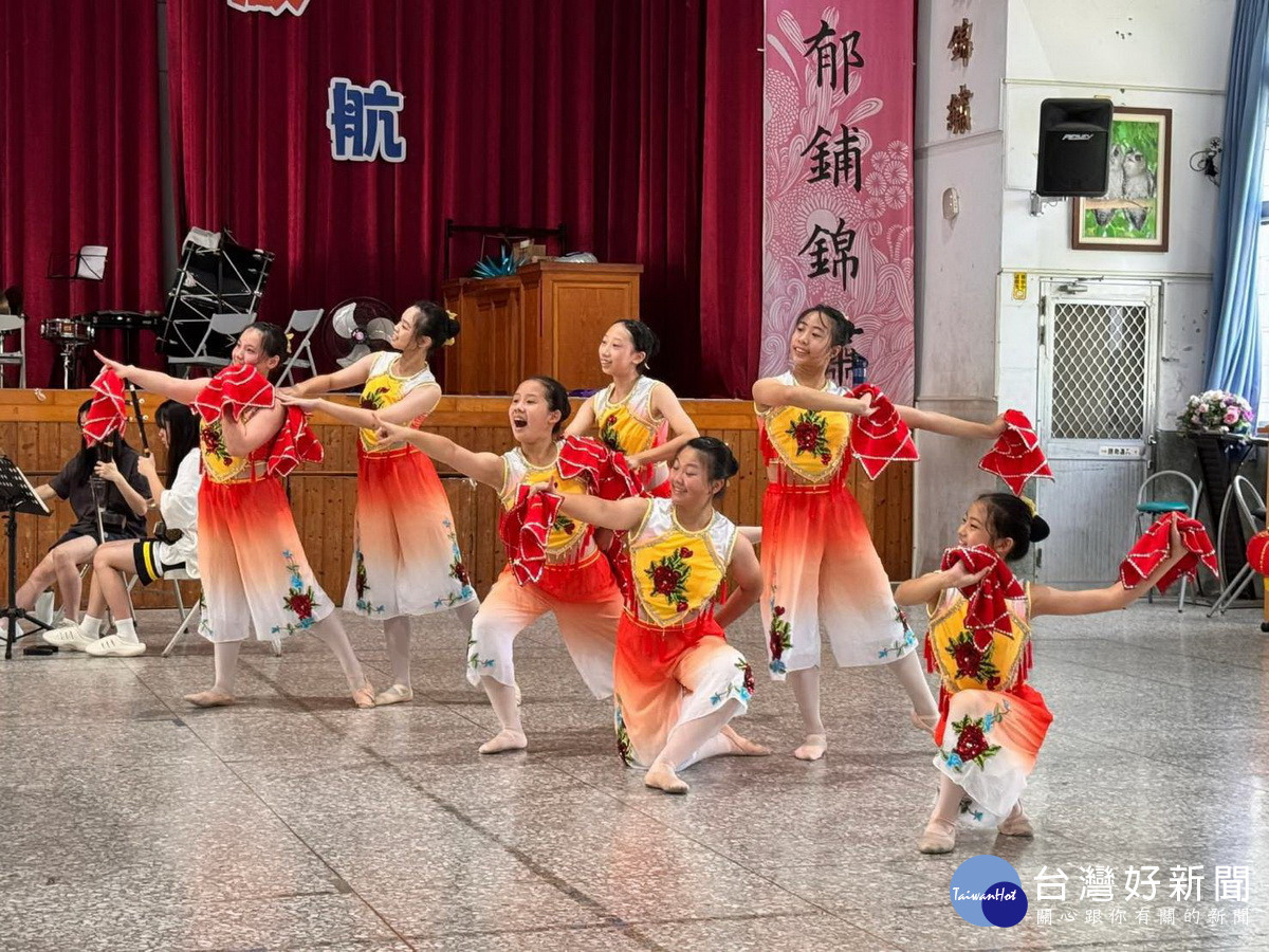 該團的每一支舞都經由精心設計。(南投舞蹈團提供)