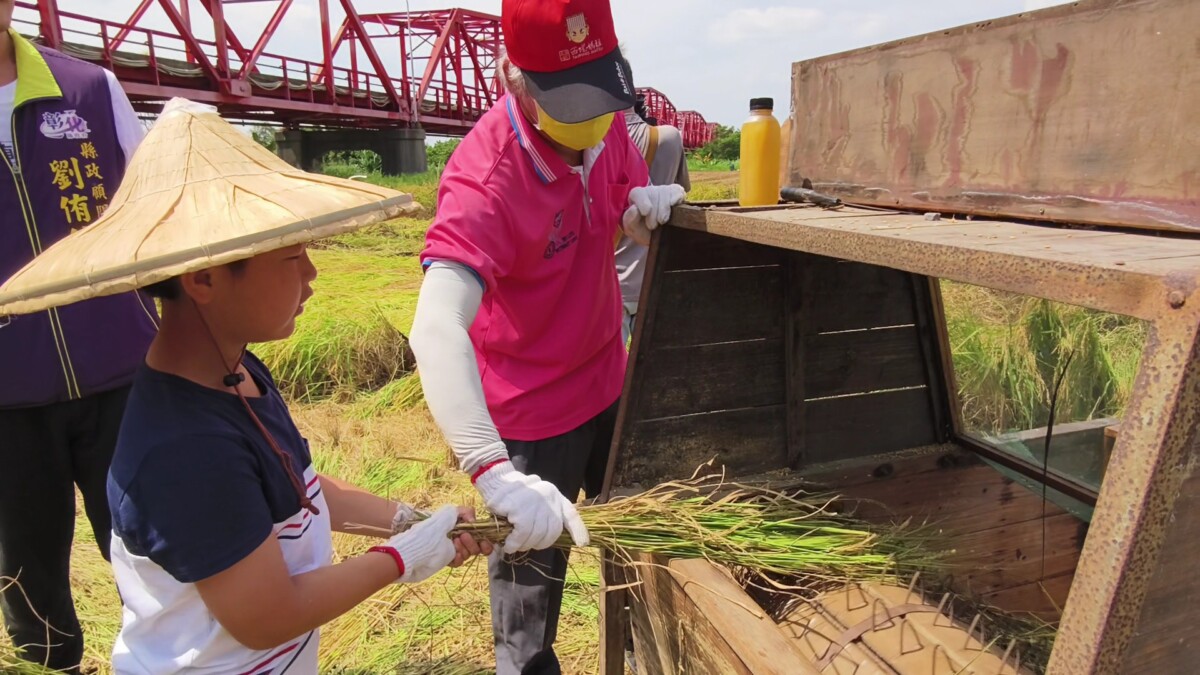 70bfebd80893b15f1e9ea56a4fa1008d