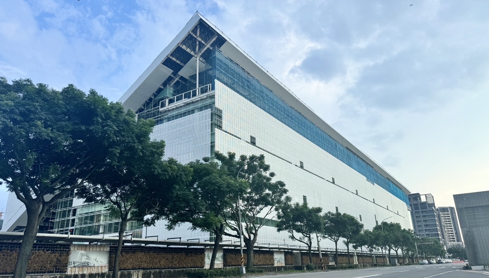 桃園市立美術館長交棒!林詠能率團隊迎接總館開館挑戰 45564456 2
