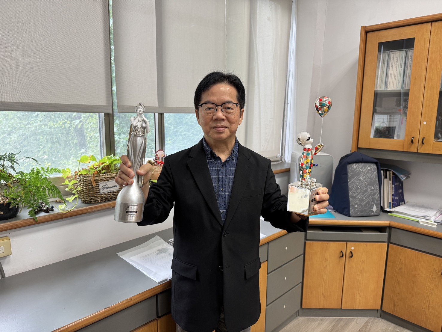 彰化藝術登國際舞台！邱文正《字耕農》展奪美英雙銀獎