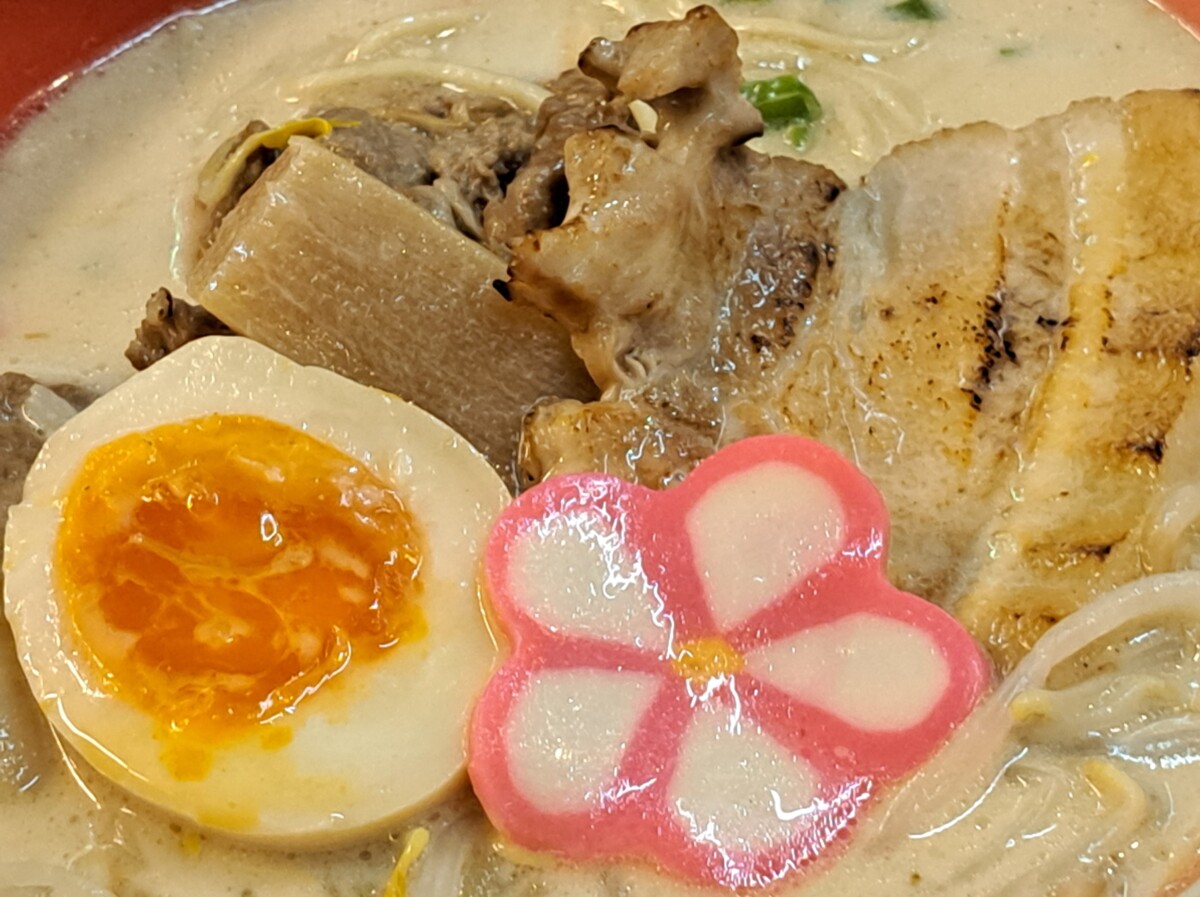 所有食材均依照日本師傅傳統手法，堅持道地手藝來精心料理。(記者郭晉嘉拍攝)。