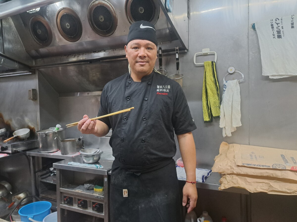 這家店的靈魂人物,是掌廚的趙智烜(記者郭晉嘉拍攝)