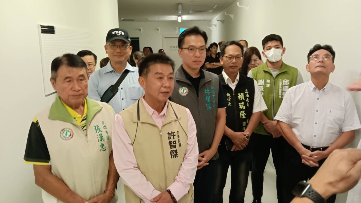 ▲圖說:立法院教育及文化委員會考察衛武營國家藝術文化中心。( 記者李堂安翻攝)