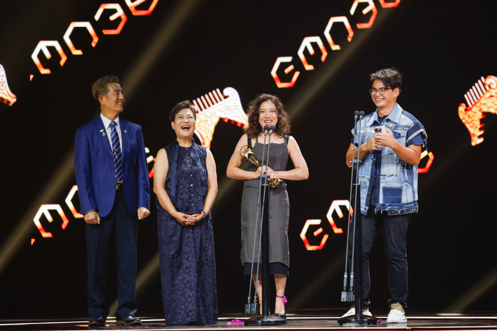 金曲36落幕:李竺芯首戰金曲橫掃三獎、someshiit 山姆奪最佳新人 寫下多元世代新篇章 278 金曲36落幕:李竺芯首戰金曲橫掃三獎、someshiit 山姆奪最佳新人 寫下多元世代新篇章 277