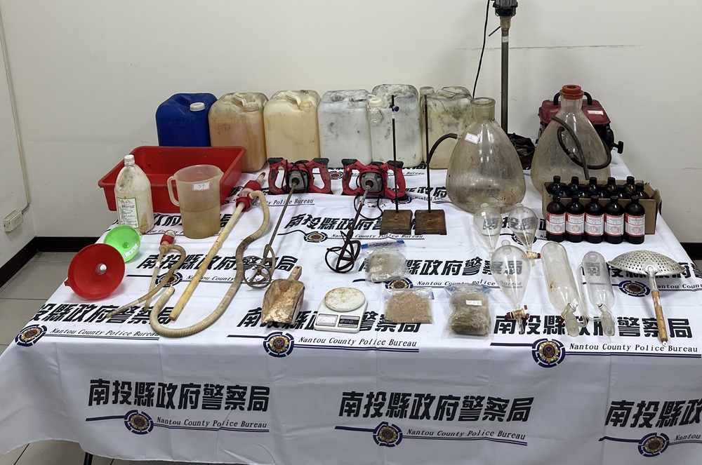 喵喵製毒工廠藏國有山區 警扣毒品與半成品180公斤 256 cnews204250630a01