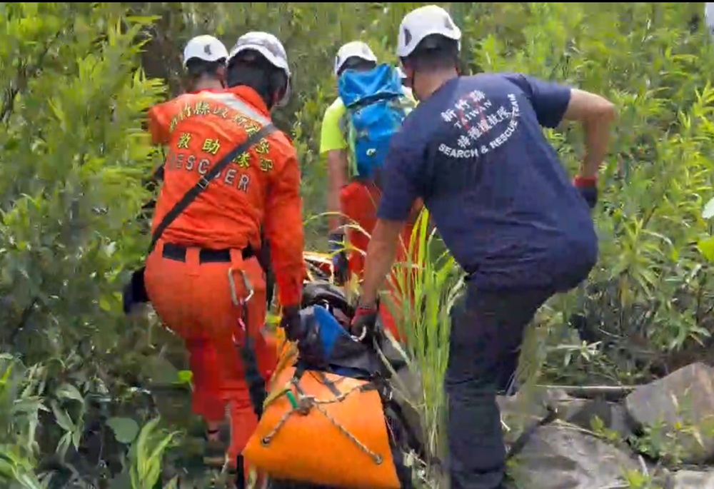 新竹五峰泛舟急流翻船 男子遭暗流吞噬命喪上坪溪 274 248250630a07