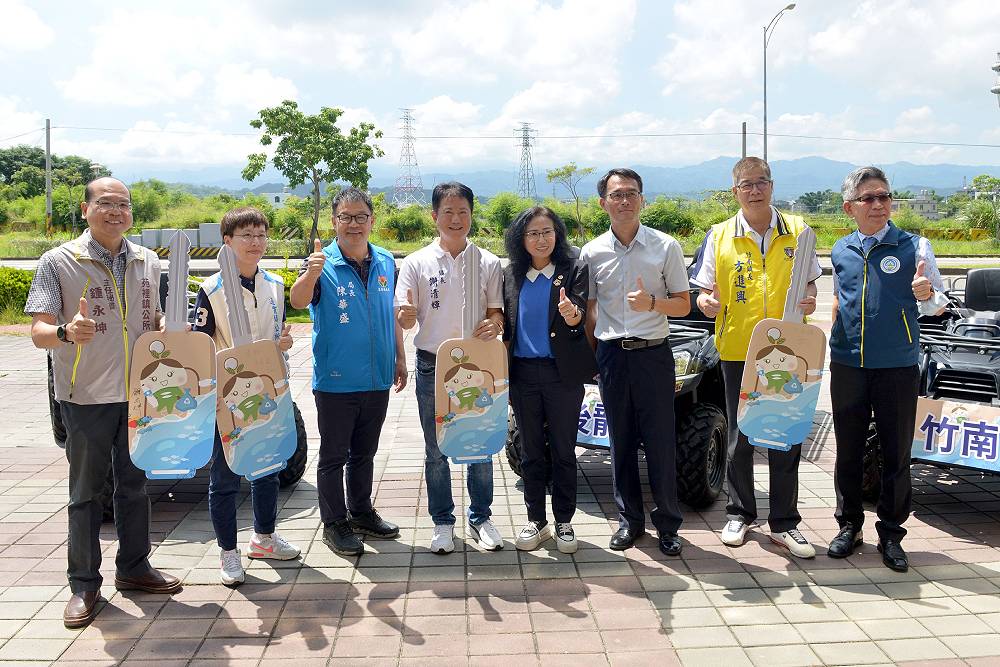 台電贈沙灘車供苗栗清海岸垃圾 邱俐俐感謝解決公所長年問題 260 台電贈沙灘車供苗栗清海岸垃圾 邱俐俐感謝解決公所長年問題 259