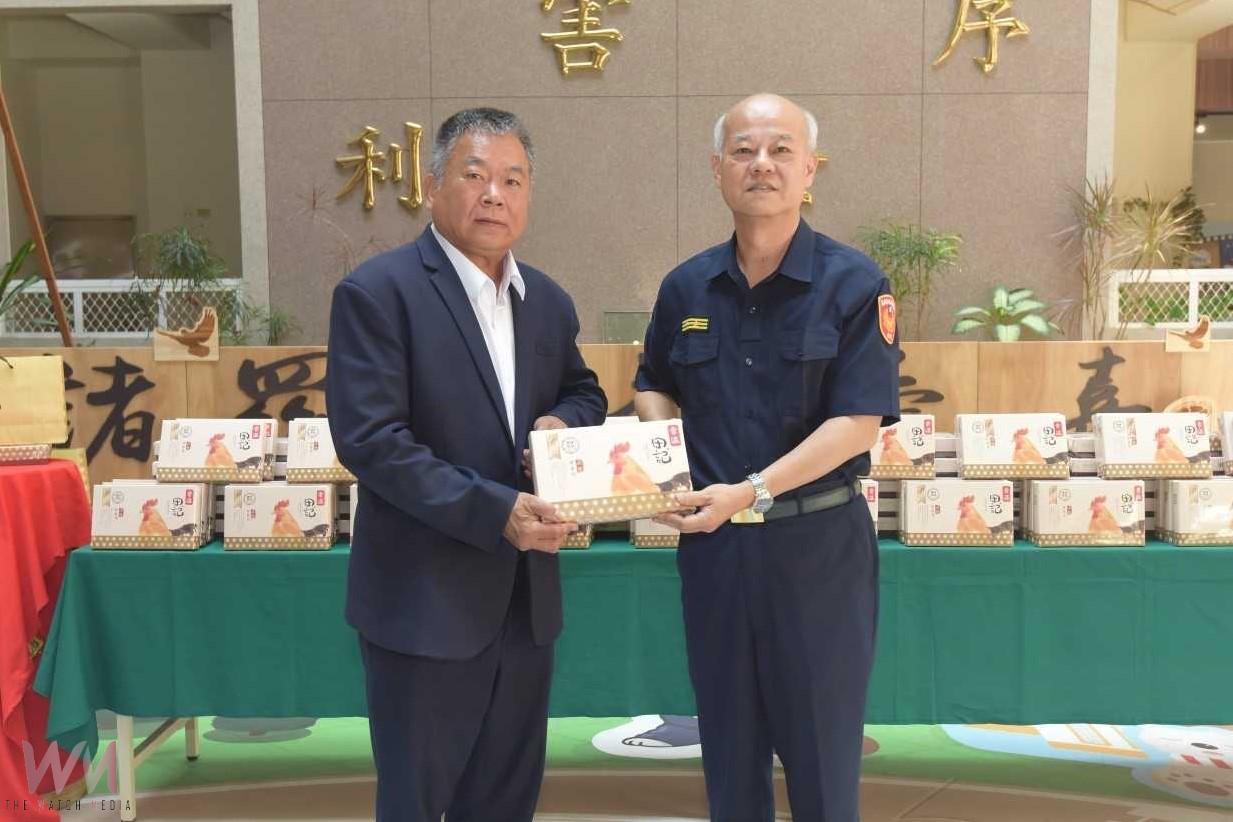 感念打擊犯罪有成 企業贈滴雞精為嘉警加油打氣 - https://www.watchmedia01.com