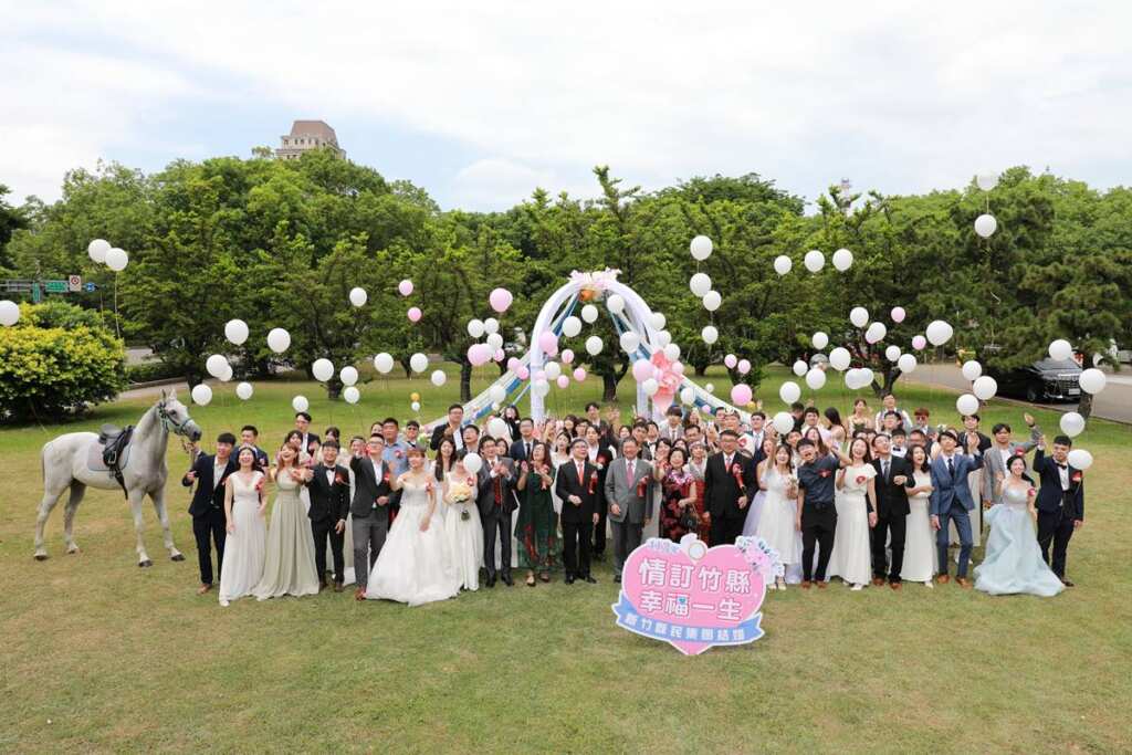 ▲縣民集團結緍將享團體婚妙攝影。