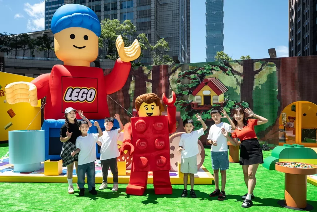 首站統一時代百貨台北店開跑 ! 5米高小樂座落廣場中央悠閒野餐,是今夏最不容錯過打卡點!