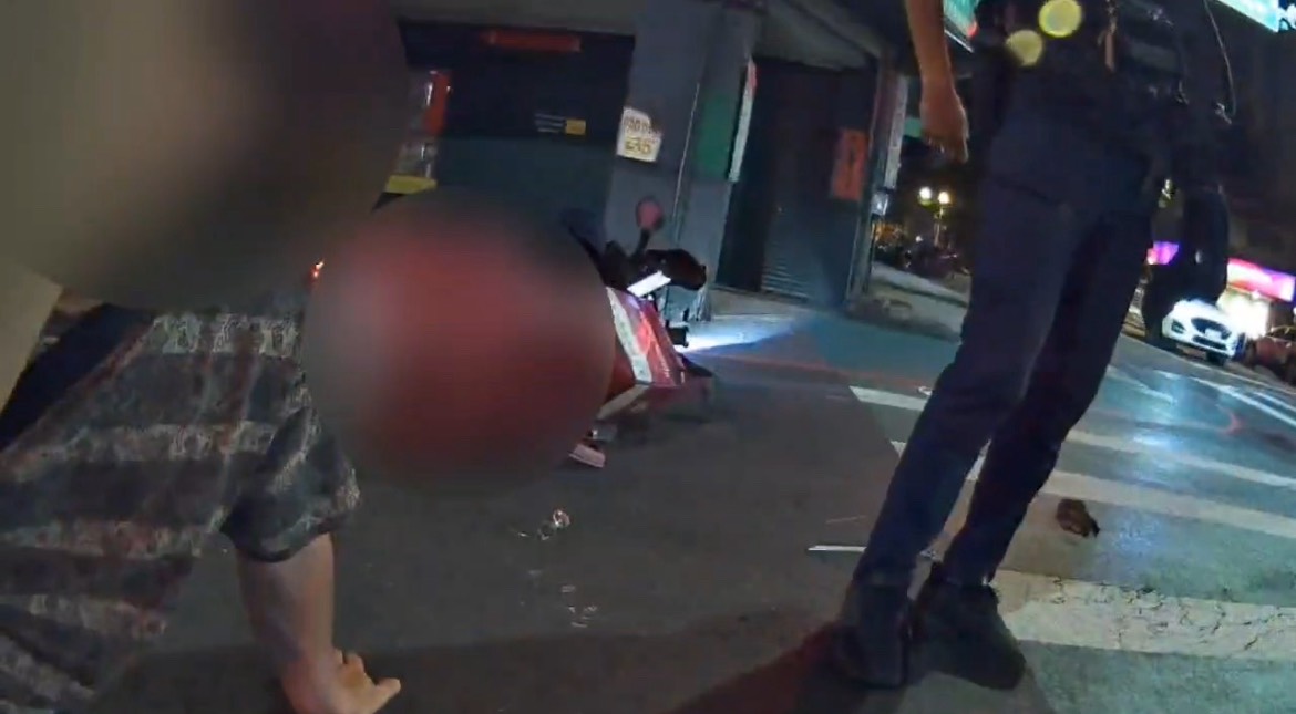 【有片】桃園男子攜毒拒檢逃 警追捕與外送員擦撞雙雙掛彩 S 37552134