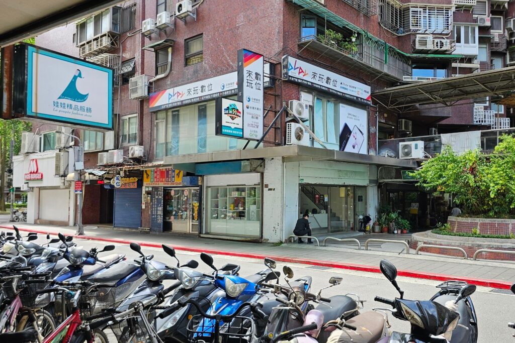 短期租約避查緝 松山警破獲隱身住宅區之無招牌小型德撲協會賭場 6 MEITU 20250701 094747522